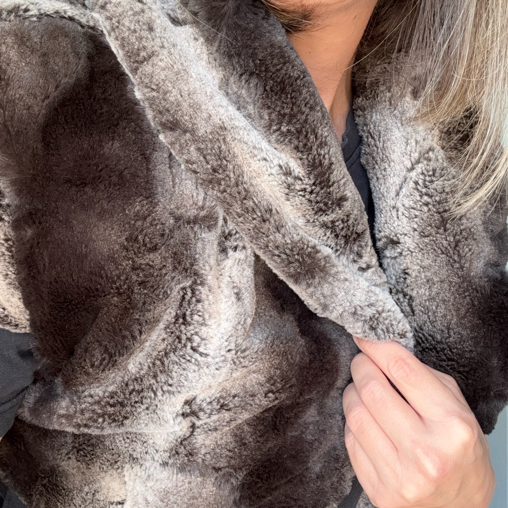 Mango Dark Brown Faux Fur Vest Size Small - Picture 6 of 8